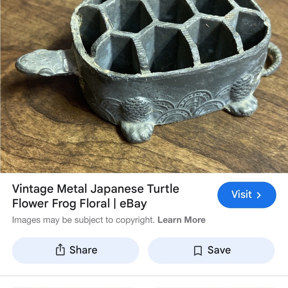 Vintage, cast iron Green Turtle Shaped flower “frog” - Picture 7 of 8